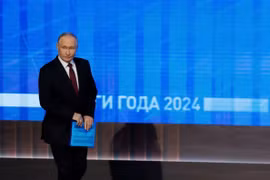 Tổng thống Nga Vladimir Putin trong cuộc họp báo cuối năm thường niên tại Moskva, ngày 19/12. (Ảnh: Reuters/TTXVN)