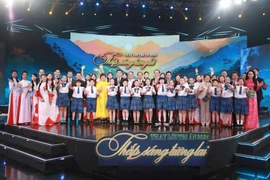 Người thầy biến tri thức thành ánh sáng để học trò kiến tạo tương lai