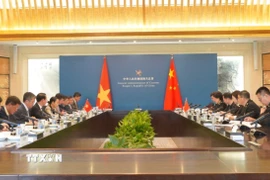 Bộ trưởng Bộ Nông nghiệp và Môi trường Đỗ Đức Duy đã hội đàm với đồng chí Tôn Mai Quân, Tổng cục trưởng Tổng cục Hải quan Trung Quốc. (Ảnh: Quang Hưng/TTXVN)