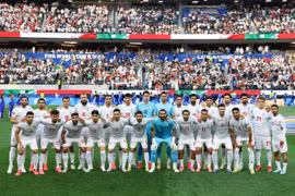 Các cầu thủ Iran trong trận ra quân gặp đội tuyển New Zealand ở bảng G World Cup 2026 trên sân vận động Los Angeles, Mỹ, ngày 15/6/2026. (Ảnh: THX/TTXVN phát)