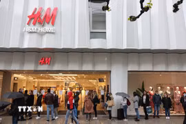 Cửa hàng của hãng thời trang H&M. (Ảnh: AFP/TTXVN)