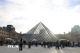 Bảo tàng Louvre tại thủ đô Paris, Pháp. (Ảnh: THX/TTXVN)