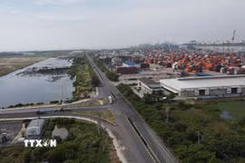 Khu thương mại tự do Cái Mép Hạ hiện có 4 cảng biển và 4 cảng thủy nội địa đang hoạt động. (Ảnh: Huỳnh Sơn/TTXVN)