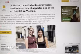 Émilie Petitpas và Enora Richard-Mettay, hai sinh viên năm thứ hai của Trường đào tạo điều dưỡng La Flèche (tỉnh Sarthe, vùng Tây Bắc nước Pháp), trên tờ Ouest-France. (Ảnh: Chụp màn hình)