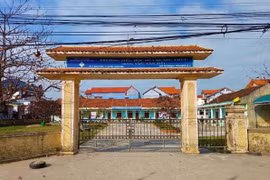 Quảng Bình cử 40 người vận động học sinh phường Quảng Phúc đi học trở lại
