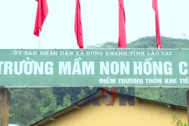 Cô giáo tận tụy chăm sóc, dạy dỗ học sinh người Mông trên đỉnh non cao