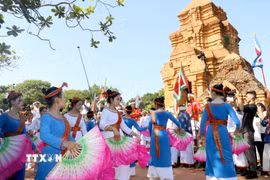 Tháp Chăm Pô Sah Inư tại phường Phú Thủy, tỉnh Lâm Đồng không chỉ là một công trình kiến trúc nghệ thuật đặc sắc mà còn là trung tâm tín ngưỡng của cộng đồng Chăm tại địa phương. (Ảnh: Hồng Hiếu/TTXVN)