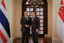 Thủ tướng Singapore Lawrence Wong và Thủ tướng Thái Lan Anutin Charnvirakul trong cuộc họp báo chung ngày 7/11. (Ảnh: Straits Times)