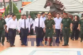 Chủ tịch Quốc hội tri ân các anh hùng liệt sỹ tại Thành phố Hồ Chí Minh