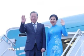 Tổng Bí thư Tô Lâm và Phu nhân rời thủ đô Minsk, lên đường về nước. (Ảnh: Thống Nhất/TTXVN)
