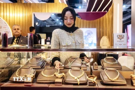 Trang sức vàng được trưng bày tại triển lãm ở Cairo, Ai Cập. (Ảnh: THX/TTXVN)