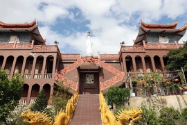 Trùng Sơn Cổ Tự tọa lạc trên núi cao tại xã Ninh Hải, có kiến trúc độc đáo, cảnh quan hài hòa với thiên nhiên. (Ảnh: Đặng Tuấn/TTXVN)