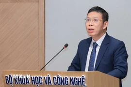 Giáo sư, Tiến sỹ Trần Đại Lâm, Viện trưởng Viện khoa học vật liệu, Viện Hàn lâm KH&CN Việt Nam phát biểu. (Ảnh: Hoàng Hiếu/TTXVN)