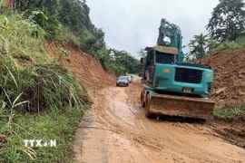 Tỉnh lộ 674 đoạn qua xã biên giới Mô Rai đã thông tuyến sau 2 ngày nỗ lực khắc phục. (Ảnh: Cao Nguyên/TTXVN)