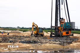 Dự án đường Tố Hữu đi Sân bay Phú Bài, thành phố Huế bị chậm tiến độ nên thành phố đã thay chủ đầu tư. (Ảnh: Nguyên Lý/TTXVN)
