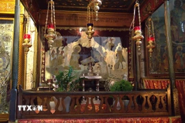 Cảm giác khi đứng trong Nhà thờ Giáng sinh ở Bethlehem là một sự hòa quyện giữa cảm xúc linh thiêng và sự kính trọng. (Ảnh: Thanh Bình/TTXVN)
