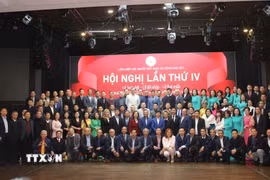 Ban chấp hành mới chụp ảnh tại sự kiện. (Ảnh: Việt Thắng/TTXVN)