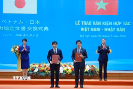Thủ tướng Lê Minh Hưng và Thủ tướng Nhật Bản Takaichi Sanae chứng kiến trao Bản ghi nhớ giữa Bộ Khoa học và Công nghệ Việt Nam và Bộ Nội vụ và Truyền thông Nhật Bản về hợp tác trong lĩnh vực công nghệ thông tin và truyền thông (ICT) và chuyển đổi số. (Ảnh: Dương Giang/TTXVN)