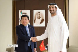 Phó Thủ tướng Nguyễn Chí Dũng tiếp Bộ trưởng Kinh tế UAE Abdulla Bin Touq Al Marri. (Ảnh: Nguyễn Trường/TTXVN)