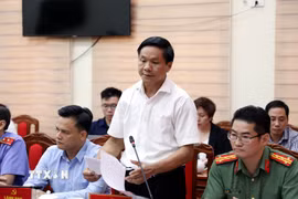 Đại diện lãnh đạo Sở Giáo dục và Đào tạo tỉnh Tuyên Quang cung cấp thông tin liên quan về Kỳ thi tốt nghiệp THPT năm 2026 tại Tuyên Quang. (Ảnh: Quang Cường/TTXVN)
