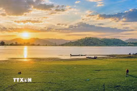 Cảnh sắc hồ Lắk (Đắk Lắk). (Ảnh: Kha Phạm/TTXVN)