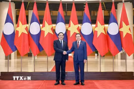 Chủ tịch Quốc hội Trần Thanh Mẫn hội kiến Thủ tướng Lào Sonexay Siphandone thăm chính thức Việt Nam và tham dự Diễn đàn Tương lai ASEAN lần thứ ba. (Ảnh: Doãn Tấn/TTXVN)