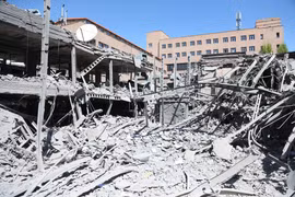 Thiệt hại sau các cuộc không kích do Mỹ-Israel tiến hành tại thủ đô Tehran, Iran. (Ảnh: THX/TTXVN)