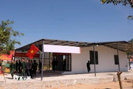 Quảng Ngãi bàn giao ngôi nhà đầu tiên trong Chiến dịch Quang Trung cho dân 