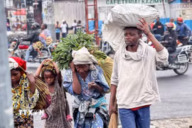 Người dân tại thành phố Goma, tỉnh Bắc Kivu, Cộng hòa Dân chủ Congo. (Ảnh: THX/TTXVN)