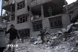 Cảnh đổ nát sau cuộc không kích tại Tehran, Iran. (Ảnh: THX/TTXVN)