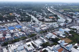 Một góc thị trấn Mỹ Thọ (Cao Lãnh, tỉnh Đồng Tháp) nhìn từ trên cao. (Ảnh: Nhựt An/TTXVN)