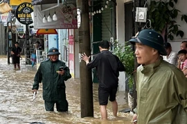 Đà Nẵng: Người dân vùng “rốn lũ” khẩn trương di dời tài sản 