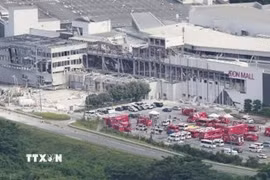 Thiệt hại tại Trung tâm thương mại Aeon Mall ở Kashima, tỉnh Kumamoto, Nhật Bản sau động đất, ngày 29/7/2026. (Ảnh: Kyodo/TTXVN phát)