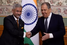 Ngoại trưởng Ấn Độ Subrahmanyam Jaishankar, người đồng cấp nước chủ nhà Sergei Lavrov. (Ảnh: Reuters)