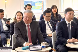 Phó Thủ tướng Thường trực Nguyễn Hòa Bình dự Tọa đàm Tài chính và Công nghệ Việt Nam – Hoa Kỳ. (Ảnh: Ngọc Quang/TTXVN)