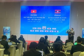 Đại sứ Lào tại Việt Nam Khamphao Ernthavanh phát biểu tại hội thảo. (Ảnh: Báo Nhân Dân)