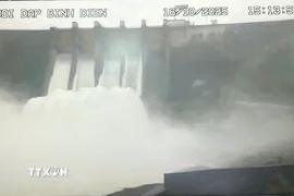 Tăng lưu lượng vận hành điều tiết các hồ chứa trên địa bàn thành phố Huế. (Ảnh: Mai Trang/TTXVN)