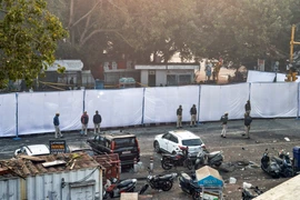Hiện trường vụ nổ gần Pháo đài Đỏ ở New Delhi, Ấn Độ. (Ảnh: ANI/TTXVN)