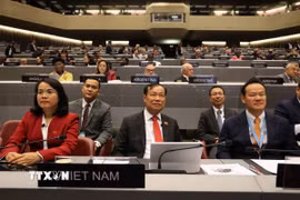 Chủ nhiệm Ủy ban Quốc phòng, An ninh và Đối ngoại, Thượng tướng Lê Tấn Tới cùng đoàn Việt Nam tham dự hội nghị. (Ảnh: Anh Hiển/TTXVN)