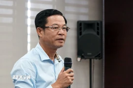 Phó Giám đốc Sở Nông nghiệp và Môi trường thành phố Đà Nẵng Võ Nguyên Chương trả lời câu hỏi của phóng viên TTXVN. (Ảnh: Quốc Dũng/TTXVN)