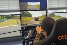 Điều kiển xe không người lái từ xa. (Ảnh: Ottopia)