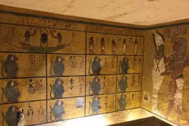 Bên trong lăng mộ Vua Tutankhamun. (Ảnh: Wikimedia Commons)