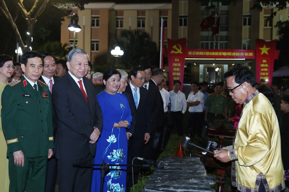 Tổng Bí thư Tô Lâm và các đại biểu tại Lễ kỷ niệm. (Ảnh: Thống Nhất/TTXVN)