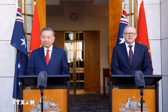 Tổng Bí thư, Chủ tịch nước Tô Lâm và Thủ tướng Australia Anthony Albanese gặp gỡ báo chí. (Ảnh: Thống Nhất/TTXVN)