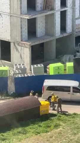 Đang làm shipper, người đàn ông bất ngờ bị bắt đi lính ở Ukraine