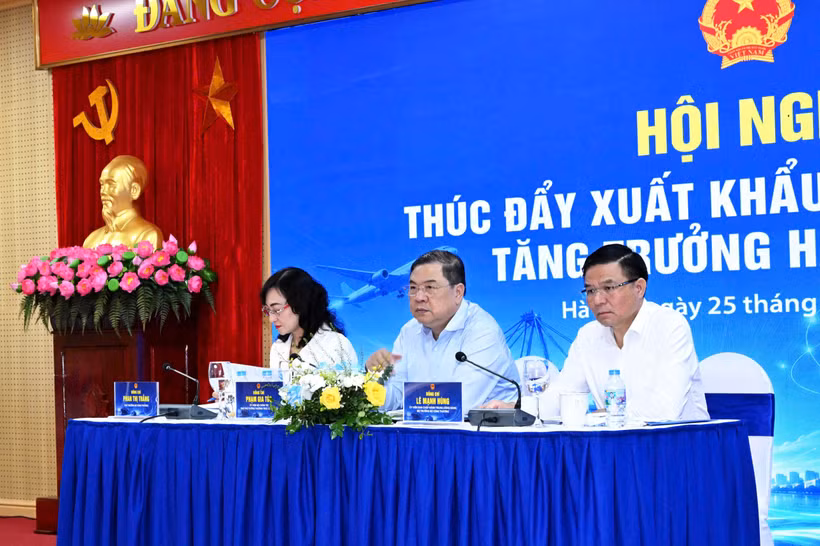 Phó Thủ tướng Thường trực Bet8801234.com BMXCT Uy Tín Phạm Gia Túc đã chủ trì Hội nghị thúc đẩy xuất khẩu. (Ảnh: BCT/Vietnam+)
