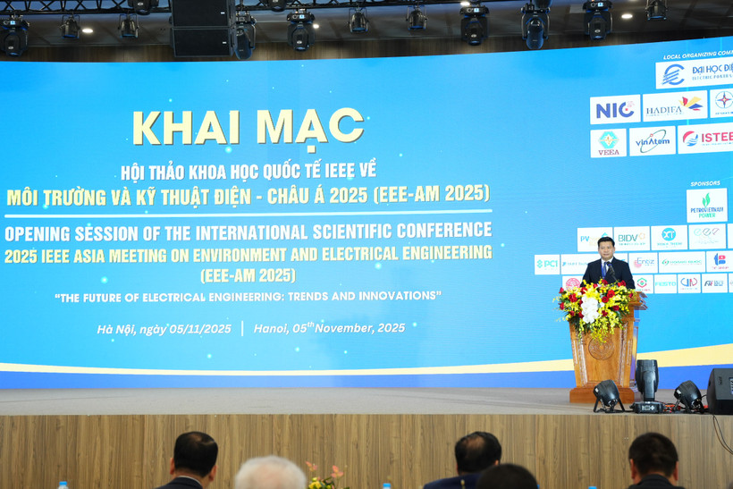Hội thảo quy tụ hàng trăm nhà khoa học từ hơn 20 quốc gia trao đổi về chuyển dịch năng lượng, công nghệ tiên tiến, vật liệu mới và định hướng tương lai ngành điện Việt Nam.(Ảnh: Vietnam+)
