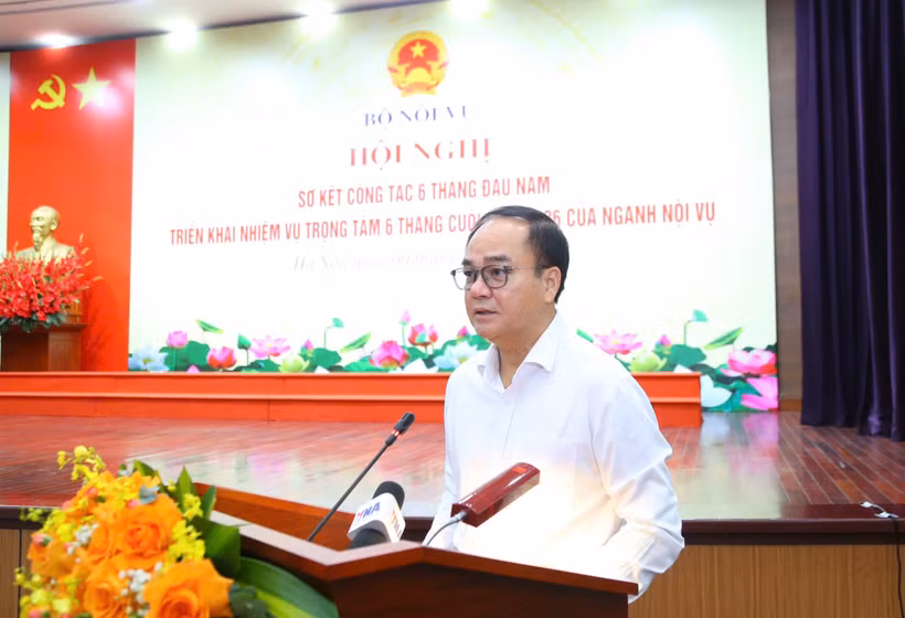 Thứ trưởng Bộ Nội vụ Vũ Chiến Thắng phát biểu tại hội nghị. (Ảnh: CTV/Vietnam+)