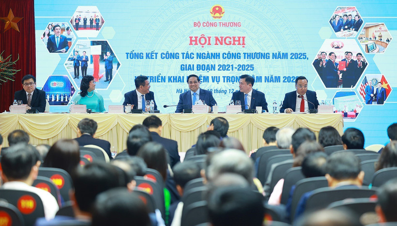 Thủ tướng Phạm Minh Chính dự Hội nghị tổng kết công tác ngành Công Thương năm 2025 và triển khai nhiệm vụ trọng tâm năm 2026. (Ảnh: Dương Giang/TTXVN)