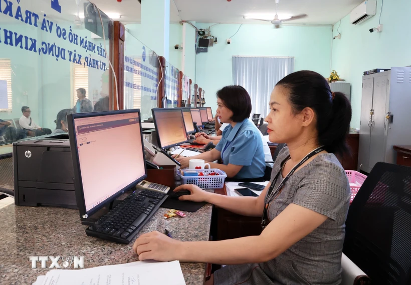 Chính phủ chốt giảm 6.714 đơn vị hành chính cấp xã và phương án từng địa phương Số lượng đơn vị hành chính cấp xã giảm 6.714 đơn vị sau sắp xếp. (Ảnh: Hồng Đạt/TTXVN)